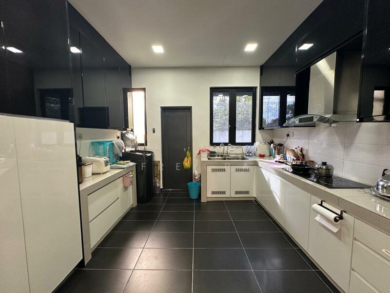 Twin Palms @ Sungai Long untuk Untuk Dijual - RM 1,850,000, Apr 2026 - Kitchen - PropertyGuru.com.my