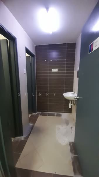 Pejabat untuk Disewa di Bandar Putra Permai (Seri Kembangan) - Sherry Aw - Bathroom - PropertyGuru.com.my