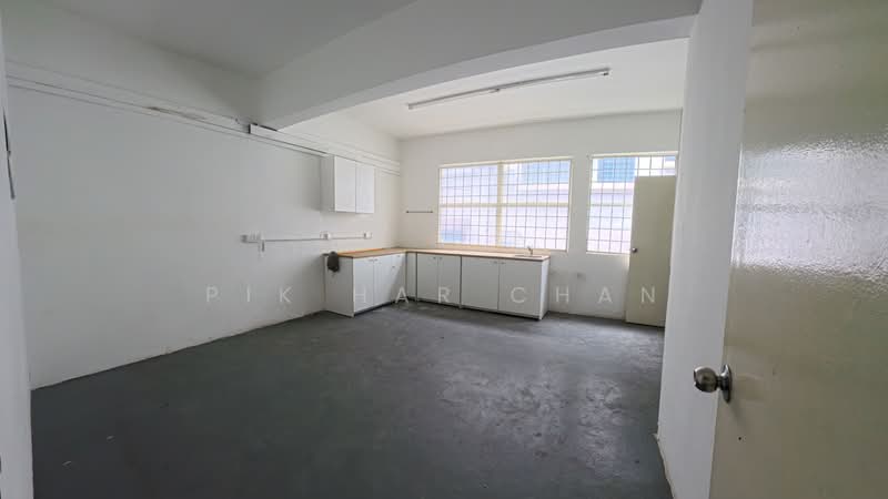Kedai untuk Disewa di Taman Desa (Kuala Lumpur) - Pik Har Chan - Interior - PropertyGuru.com.my