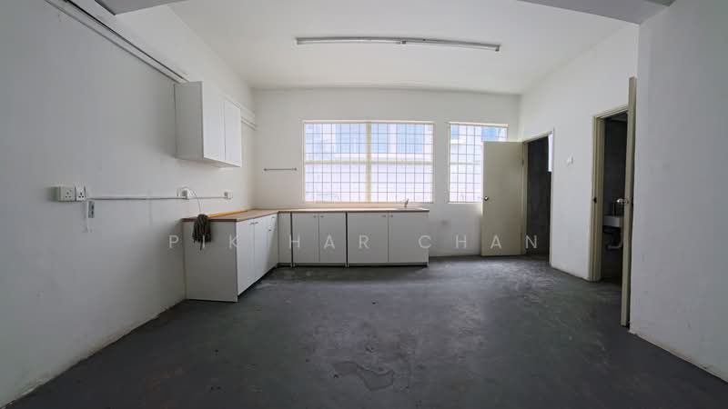 Kedai untuk Disewa di Taman Desa (Kuala Lumpur) - Pik Har Chan - Interior - PropertyGuru.com.my