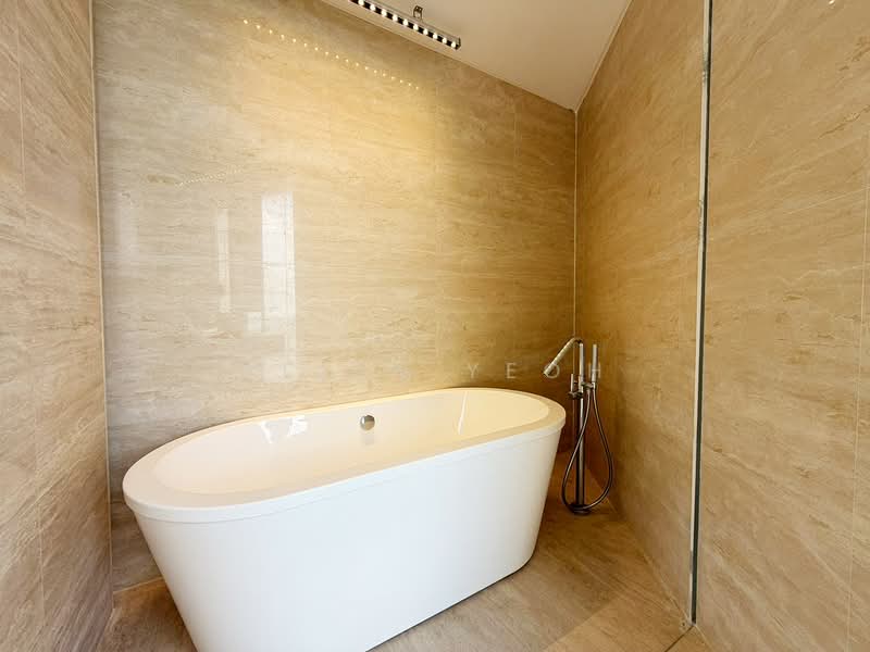 Condominium for Sale at Shorefront Residences - Allen Yeoh - Bathroom - PropertyGuru.com.my