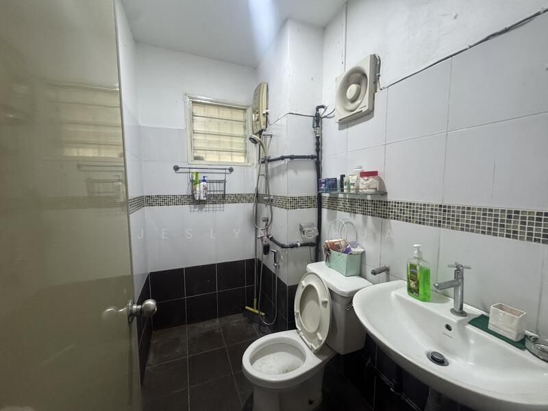 Rumah Teres 2 Tingkat untuk Dijual di Subang Jaya (Selangor) - Jeslyn Chua - Bathroom - PropertyGuru.com.my