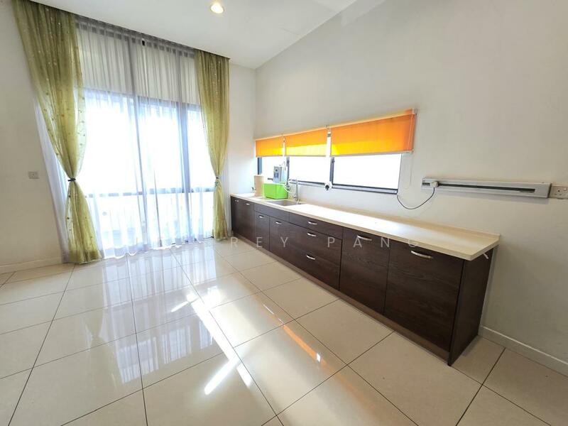 Twin Palms @ Sungai Long untuk Untuk Dijual - RM 1,450,000, Apr 2026 - Kitchen - PropertyGuru.com.my