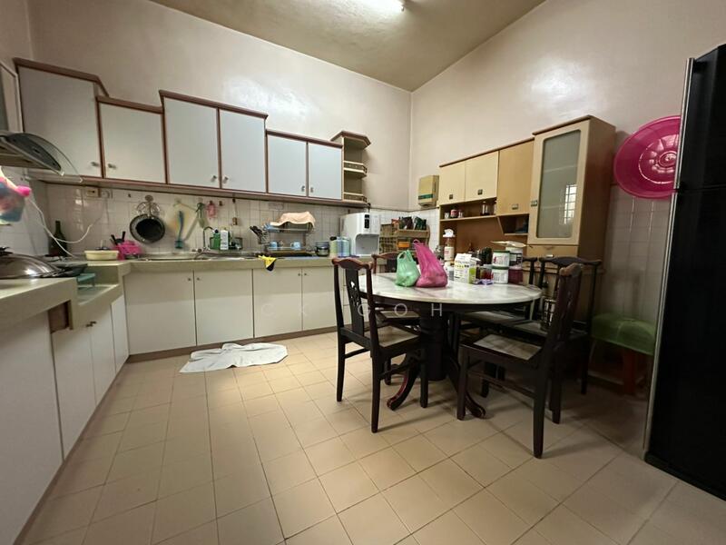 Pantai Jerjak Terrace Sungai Nibong untuk Untuk Dijual - RM 1,100,000, Apr 2026 - Kitchen - PropertyGuru.com.my