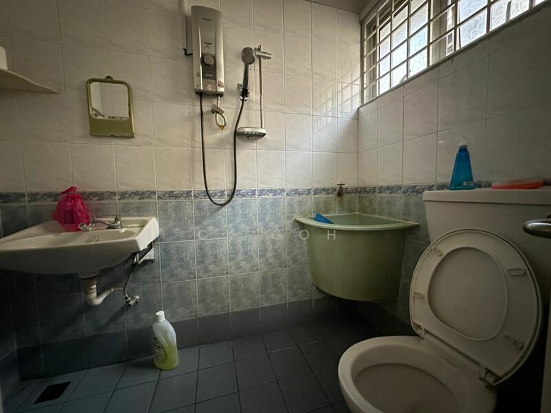 Pantai Jerjak Terrace Sungai Nibong untuk Untuk Dijual - RM 1,100,000, Apr 2026 - Bathroom - PropertyGuru.com.my