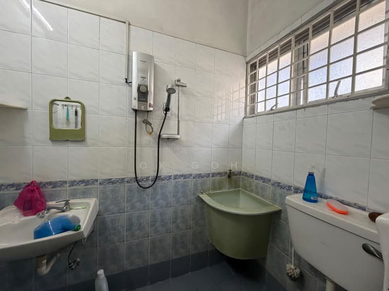Rumah Teres 2 Tingkat untuk Dijual di Bayan Lepas (Penang) - CK Goh - Bathroom - PropertyGuru.com.my