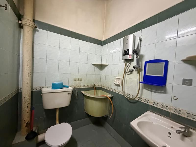 Rumah Teres 2 Tingkat untuk Dijual di Bayan Lepas (Penang) - CK Goh - Bathroom - PropertyGuru.com.my