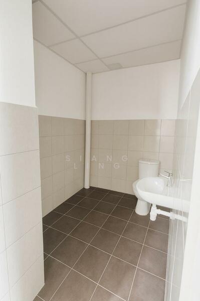 Palmera Industrial Park @ Bukit Minyak Semi Detached Light Industry For Sale untuk Untuk Dijual - RM 3,280,000, Feb 2026 - Bathroom - PropertyGuru.com.my