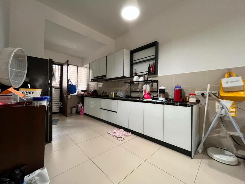Terraced House for Sale in Elmina (Shah Alam) - Nur Adibah Ishak - Kitchen - PropertyGuru.com.my