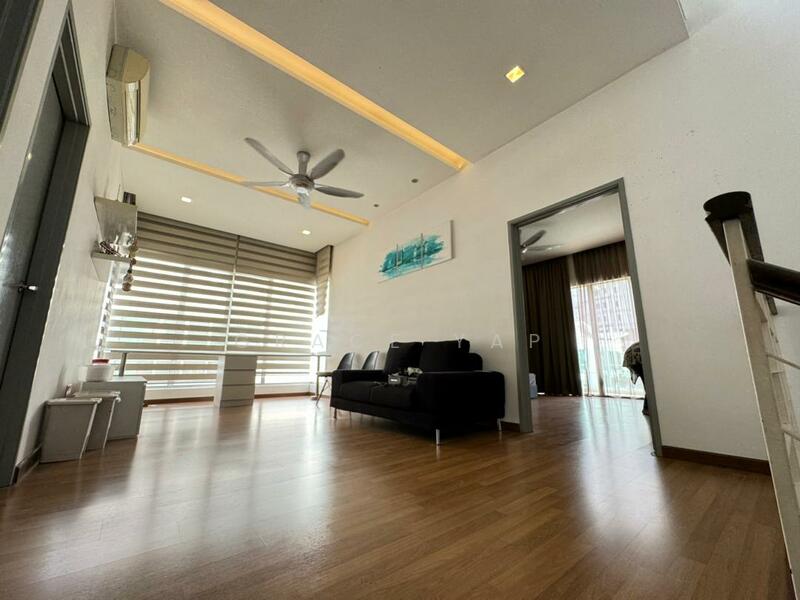 Anggun 2 Residence untuk Untuk Dijual - RM 1,280,000, Mac 2026 - Living Room - PropertyGuru.com.my