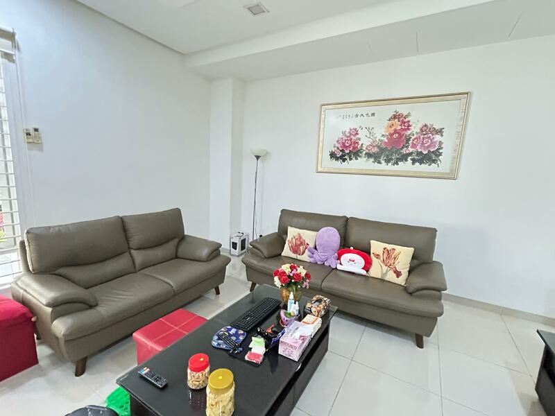 Terraced House for Sale in Temasya Glenmarie (Glenmarie) - Lai YK - Living Room - PropertyGuru.com.my
