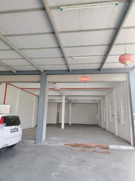For Rent - 2sty Semi Detached Warehouse Factory Jalan Batu Maung Main Road