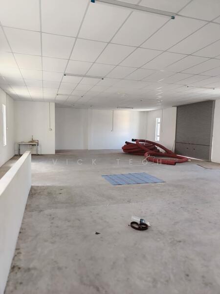 For Rent - 2sty Semi Detached Warehouse Factory Jalan Batu Maung Main Road
