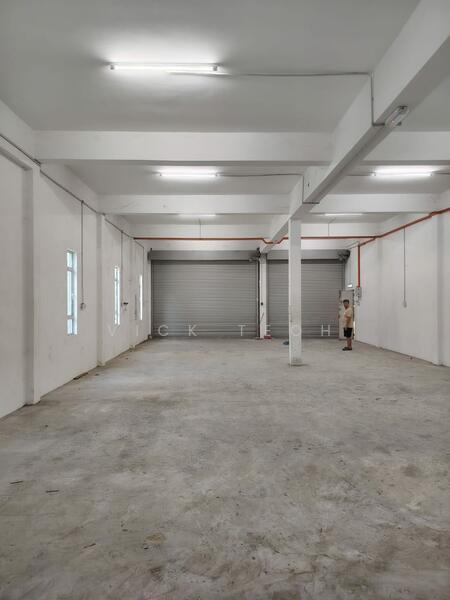 For Rent - 2sty Semi Detached Warehouse Factory Jalan Batu Maung Main Road