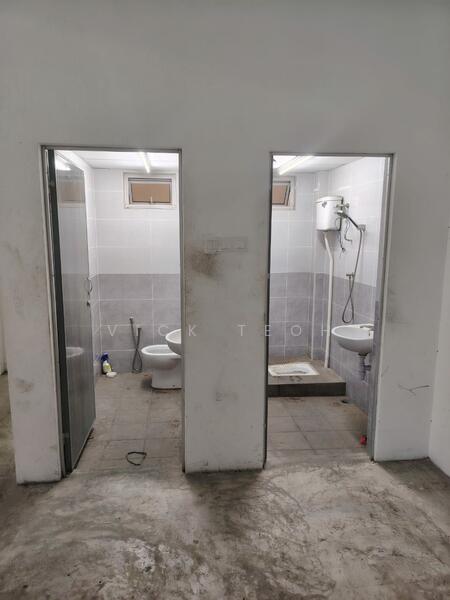 For Rent - 2sty Semi Detached Warehouse Factory Jalan Batu Maung Main Road