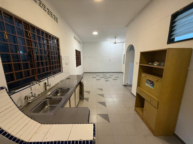 For Sale - Well Maintain 2sty Semi D House Lebuh Rambai 3000sf Land Paya Terubong