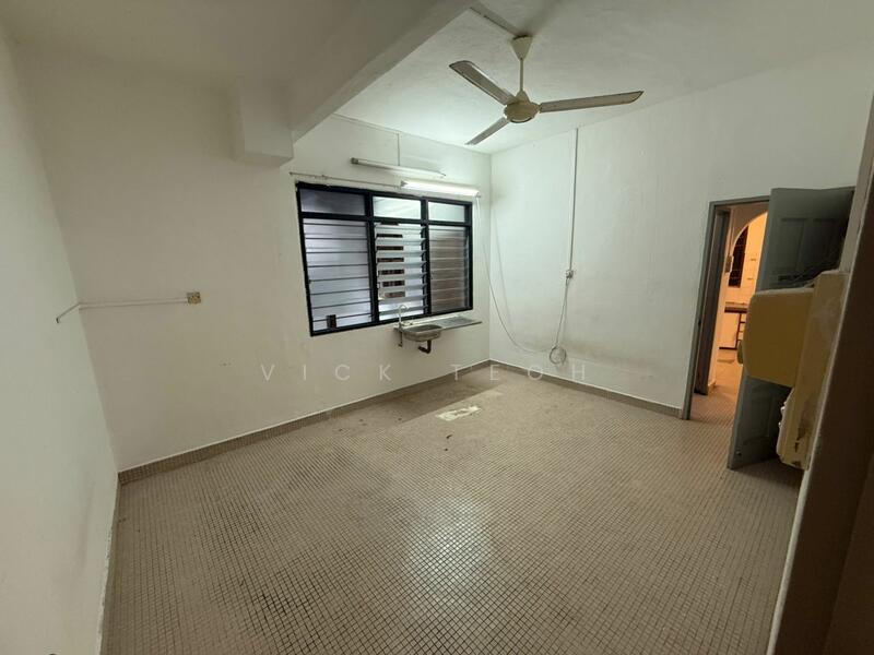 For Sale - Well Maintain 2sty Semi D House Lebuh Rambai 3000sf Land Paya Terubong