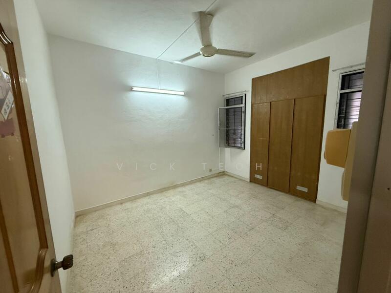 For Sale - Well Maintain 2sty Semi D House Lebuh Rambai 3000sf Land Paya Terubong