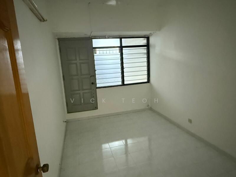 For Sale - Well Maintain 2sty Semi D House Lebuh Rambai 3000sf Land Paya Terubong