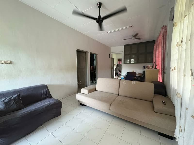 Rumah Teres 1 Tingkat untuk Dijual di Senai (Johor) - Eric Chuah - Living Room - PropertyGuru.com.my