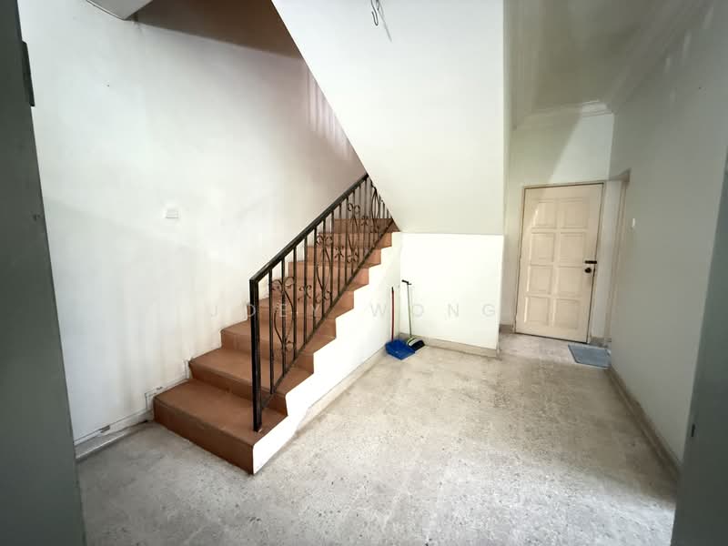 Rumah Berkembar untuk Dijual di Taman Paramount (Petaling Jaya) - Joey Wong - Entrance - PropertyGuru.com.my