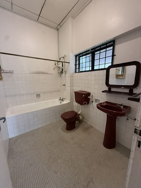 Rumah Berkembar untuk Dijual di Taman Paramount (Petaling Jaya) - Joey Wong - Bathroom - PropertyGuru.com.my