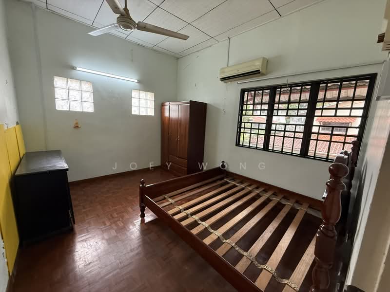 Rumah Berkembar untuk Dijual di Taman Paramount (Petaling Jaya) - Joey Wong - Bedroom - PropertyGuru.com.my