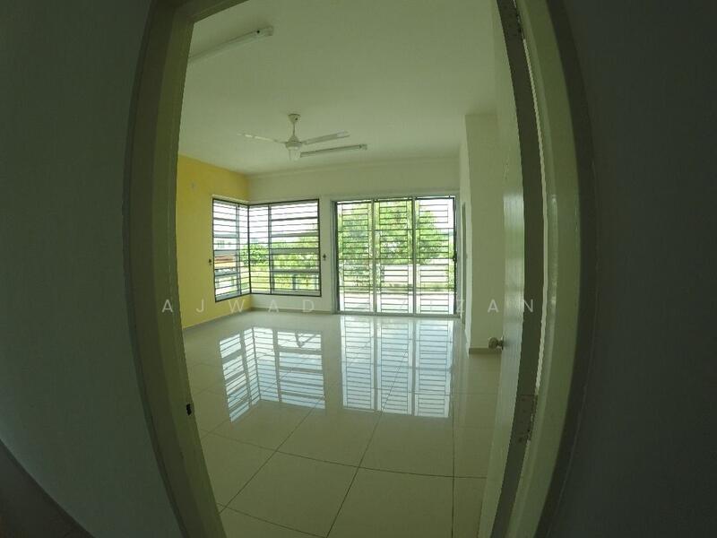 Nusari Aman untuk Untuk Dijual - RM 640,000, Feb 2026 - Living Room - PropertyGuru.com.my