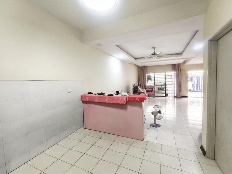2-storey Terraced House for Sale in Sungai Buloh (Selangor) - Mu'izz Halim - Living Room - PropertyGuru.com.my