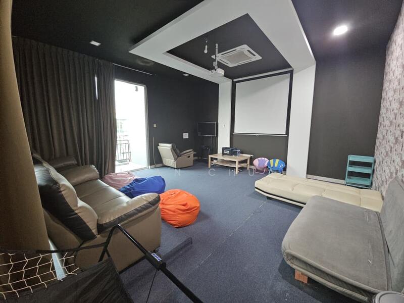 Autumn Breeze 3 Storey Superlink XL House, Taman Nusa Sentral untuk Untuk Dijual - RM 1,450,000, Mac 2026 - Living Room - PropertyGuru.com.my