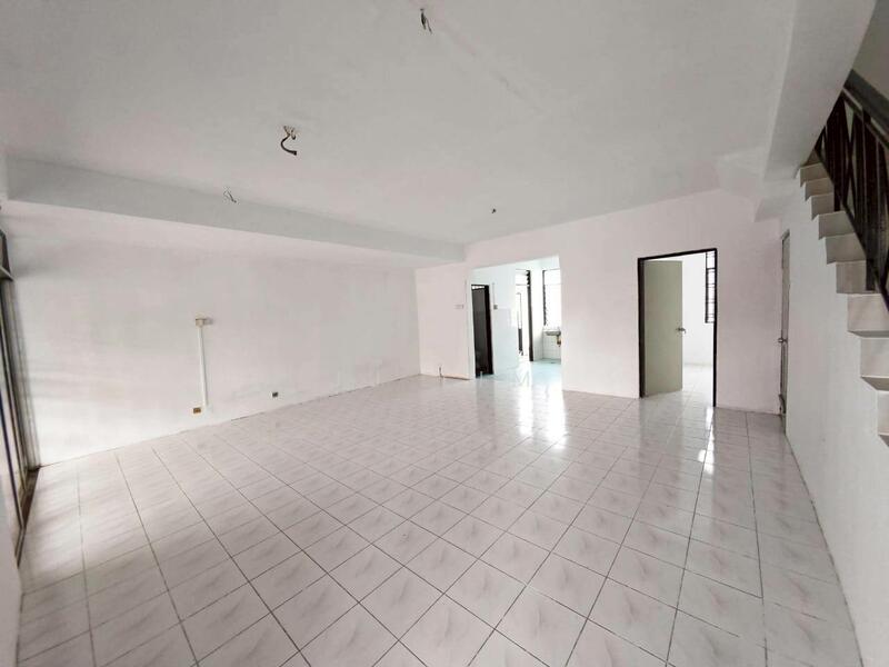 2-storey Terraced House for Sale in Senai (Johor) - JJ Lim - Living Room - PropertyGuru.com.my