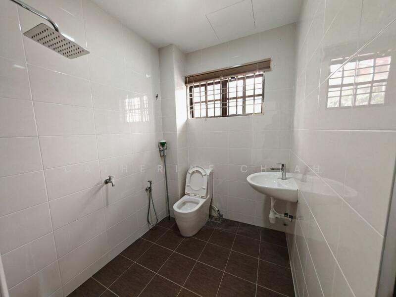 Bungalow for Sale in Bandar Putra (Kulai) - Catherine Chiah - Bathroom - PropertyGuru.com.my