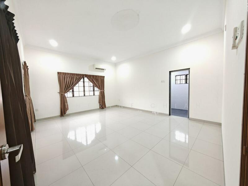Bungalow for Sale in Bandar Putra (Kulai) - Catherine Chiah - Living Room - PropertyGuru.com.my