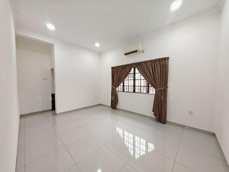Bungalow for Sale in Bandar Putra (Kulai) - Catherine Chiah - Living Room - PropertyGuru.com.my