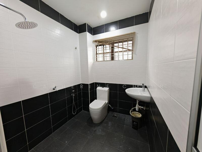 Bungalow for Sale in Bandar Putra (Kulai) - Catherine Chiah - Bathroom - PropertyGuru.com.my