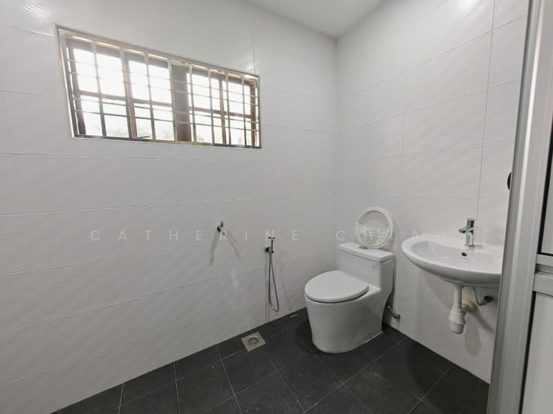 Bungalow for Sale in Bandar Putra (Kulai) - Catherine Chiah - Bathroom - PropertyGuru.com.my