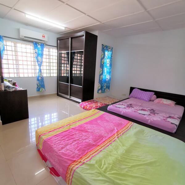 2-storey Terraced House for Sale in Taman Lestari Perdana (Seri Kembangan) - Ian Fan - Bedroom - PropertyGuru.com.my