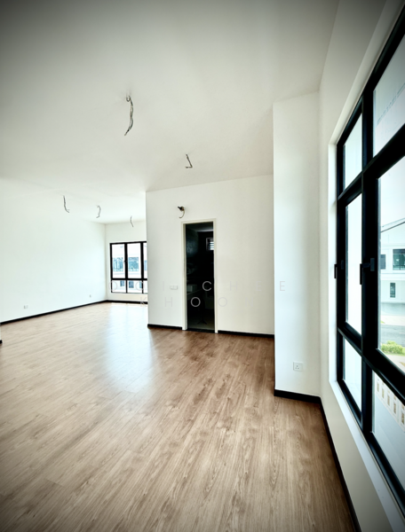 Semi-Detached House for Sale in Bandar Cassia (Batu Kawan) - Ooi Chee Khoon - Master Bedroom - PropertyGuru.com.my