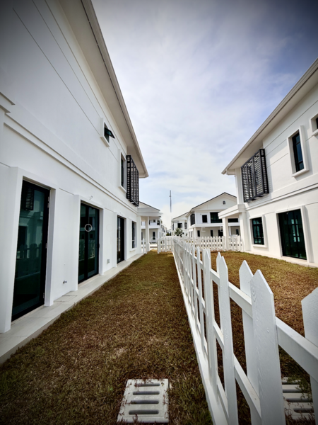 Semi-Detached House for Sale in Bandar Cassia (Batu Kawan) - Ooi Chee Khoon - Side Garden - PropertyGuru.com.my