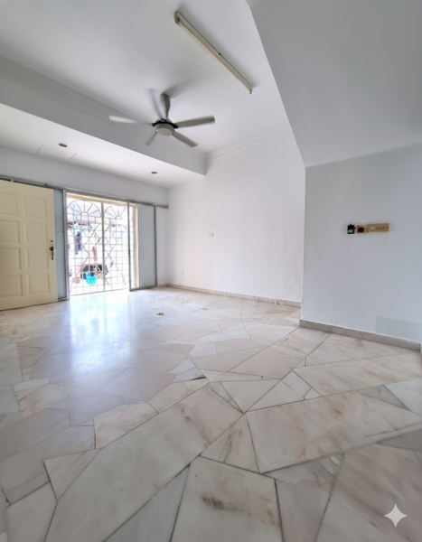 2-storey Terraced House for Sale in Taman Lestari Perdana (Seri Kembangan) - Ian Fan - Living Room - PropertyGuru.com.my