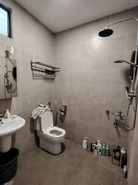 2-storey Terraced House for Sale in Laman Glenmarie (Shah Alam) - Ronald Loh - Bathroom - PropertyGuru.com.my