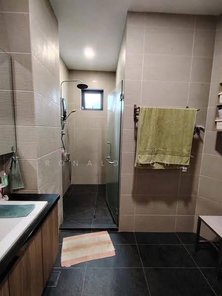 2-storey Terraced House for Sale in Laman Glenmarie (Shah Alam) - Ronald Loh - Bathroom - PropertyGuru.com.my
