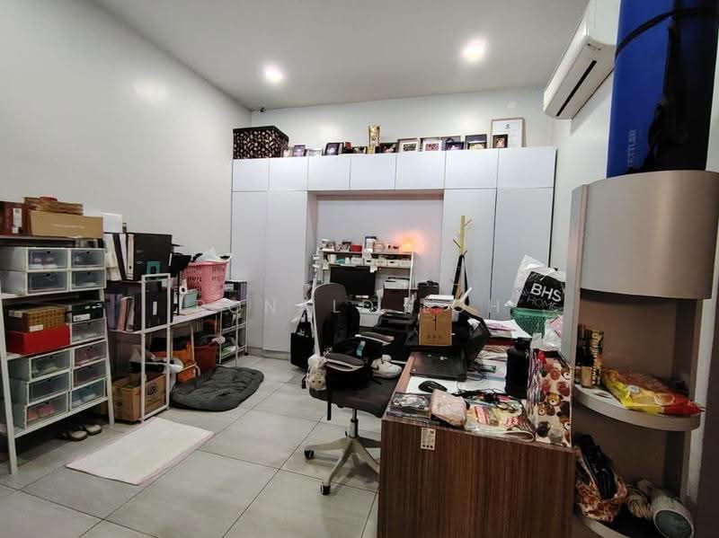 2-storey Terraced House for Sale in Laman Glenmarie (Shah Alam) - Ronald Loh - Study - PropertyGuru.com.my