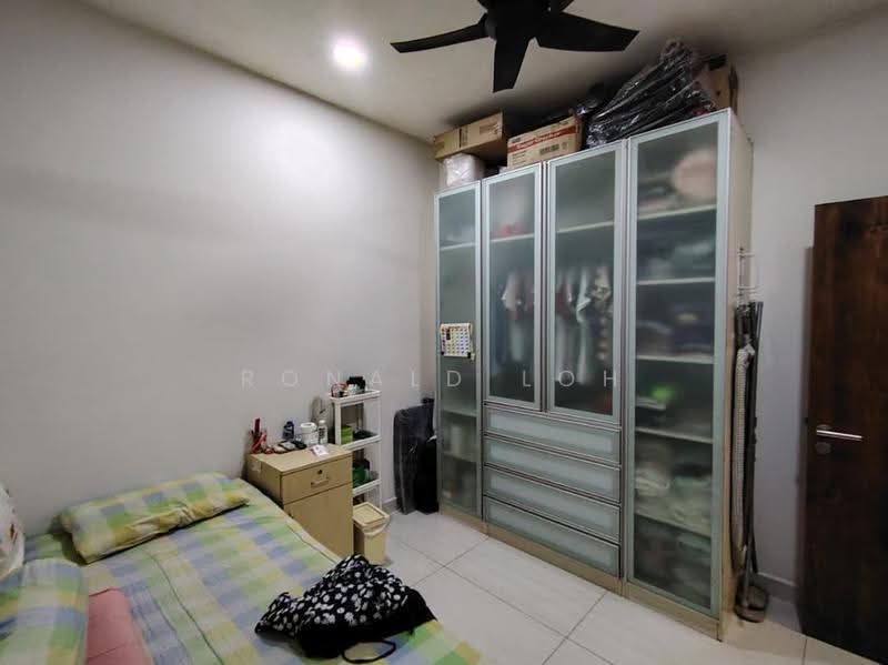 2-storey Terraced House for Sale in Laman Glenmarie (Shah Alam) - Ronald Loh - Bedroom - PropertyGuru.com.my