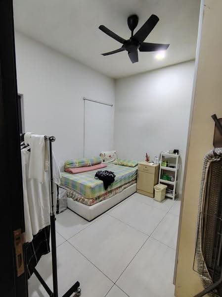 2-storey Terraced House for Sale in Laman Glenmarie (Shah Alam) - Ronald Loh - Bedroom - PropertyGuru.com.my