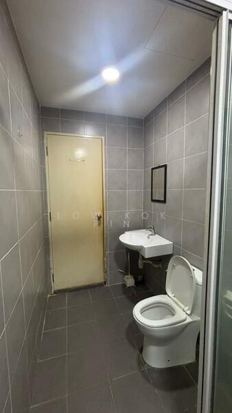 Savanna Executive Suite @ Southville City untuk Untuk Disewa - RM 1,399 /bulan, Mac 2026 - Bathroom - PropertyGuru.com.my