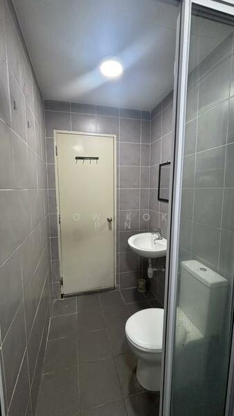 Savanna Executive Suite @ Southville City untuk Untuk Disewa - RM 1,399 /bulan, Mac 2026 - Bathroom - PropertyGuru.com.my