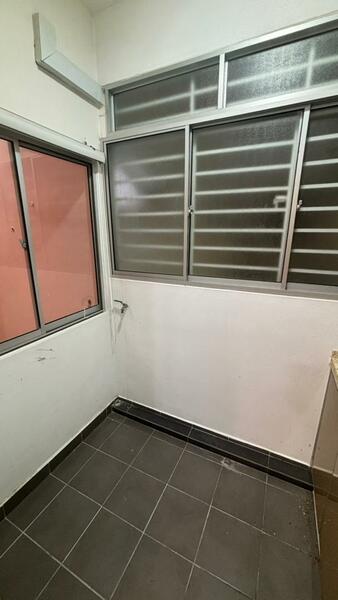 Savanna Executive Suite @ Southville City untuk Untuk Disewa - RM 1,399 /bulan, Mac 2026 - Balcony - PropertyGuru.com.my