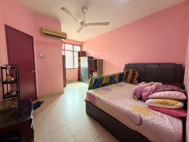 2-storey Terraced House for Sale in Taman Suria Selayang (Selayang) - Nicky Lai - Bedroom - PropertyGuru.com.my