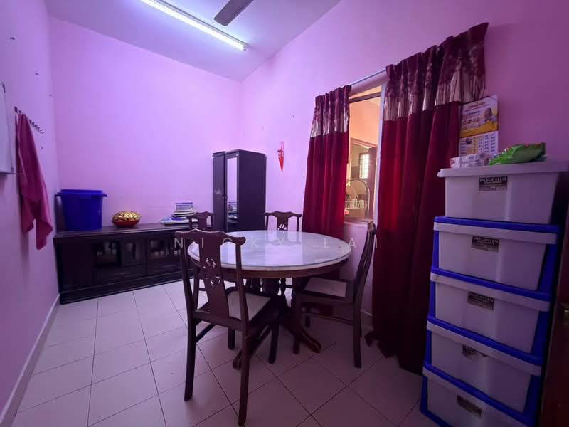 2-storey Terraced House for Sale in Taman Suria Selayang (Selayang) - Nicky Lai - Dining Room - PropertyGuru.com.my
